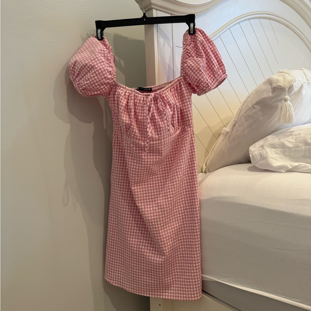 Pink and white gingham mini dress #Zara #Fashion